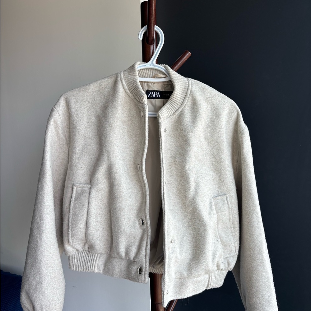 Zara Beige Outerwear
